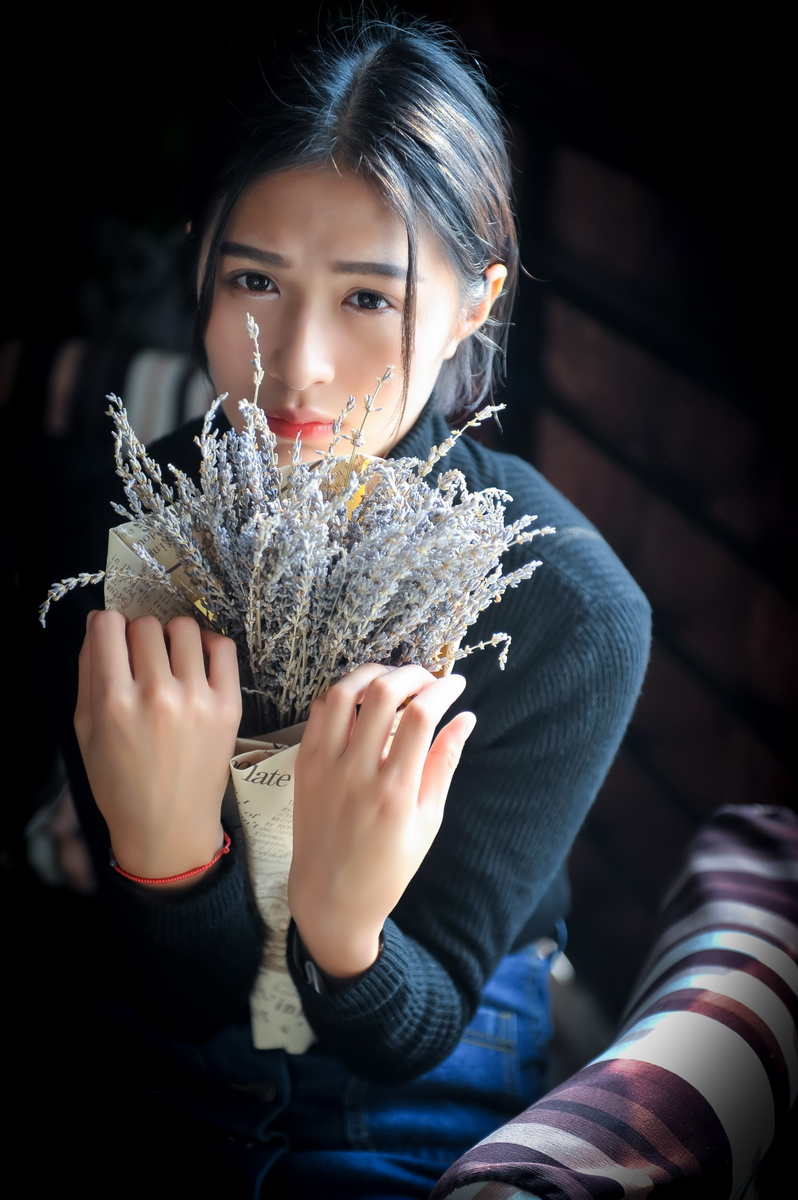 咖啡馆的惬意午后