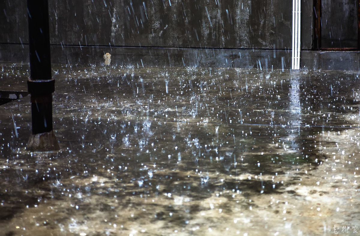 妖孽的天气，彩虹、冰雹、暴雨、雷暴轮番上阵。