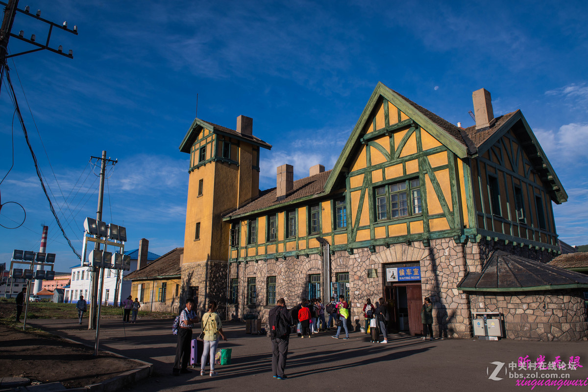阿尔山火车站掠影