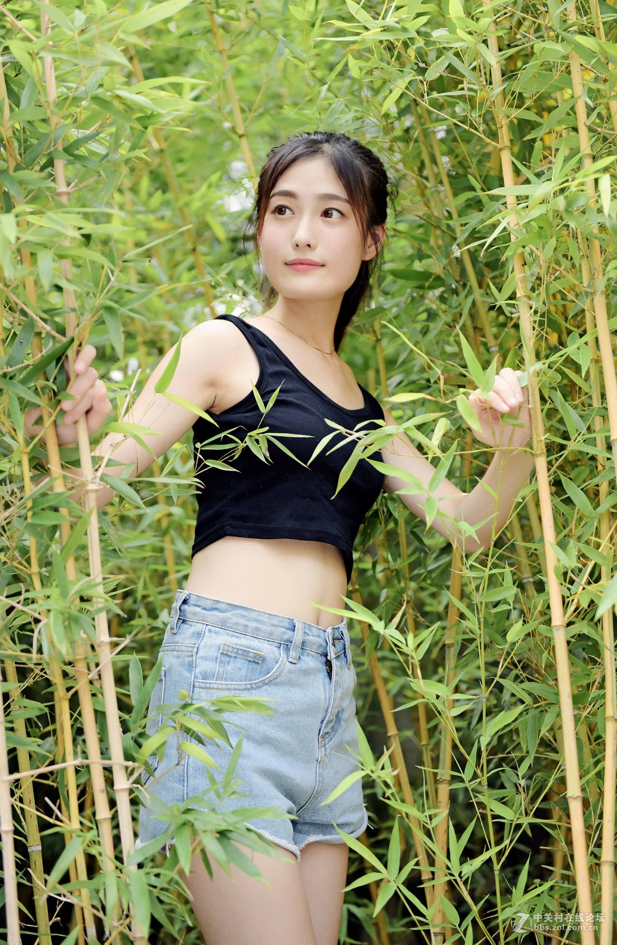 竹林少女【拍摄于大柏树老火车休闲广场】-中关村在线摄影论坛