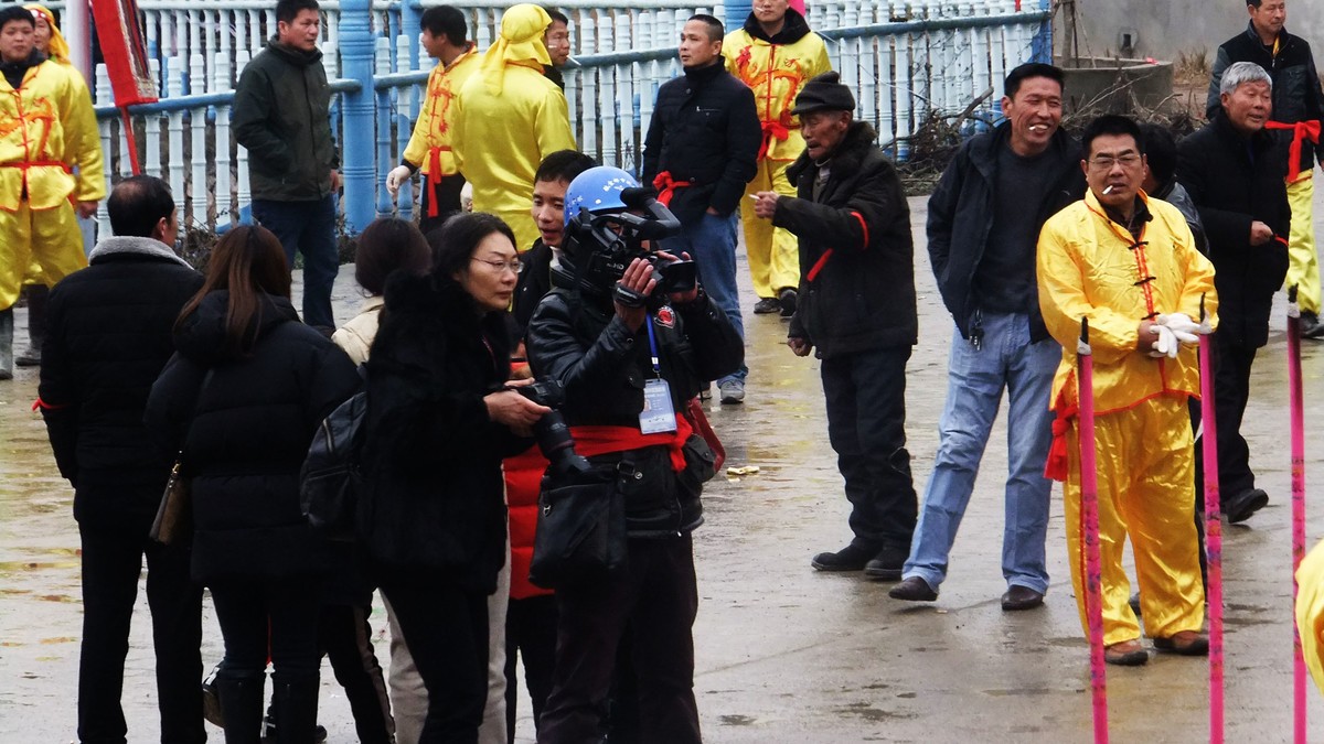 非物质文化遗产：嵩山百节龙灯纪实