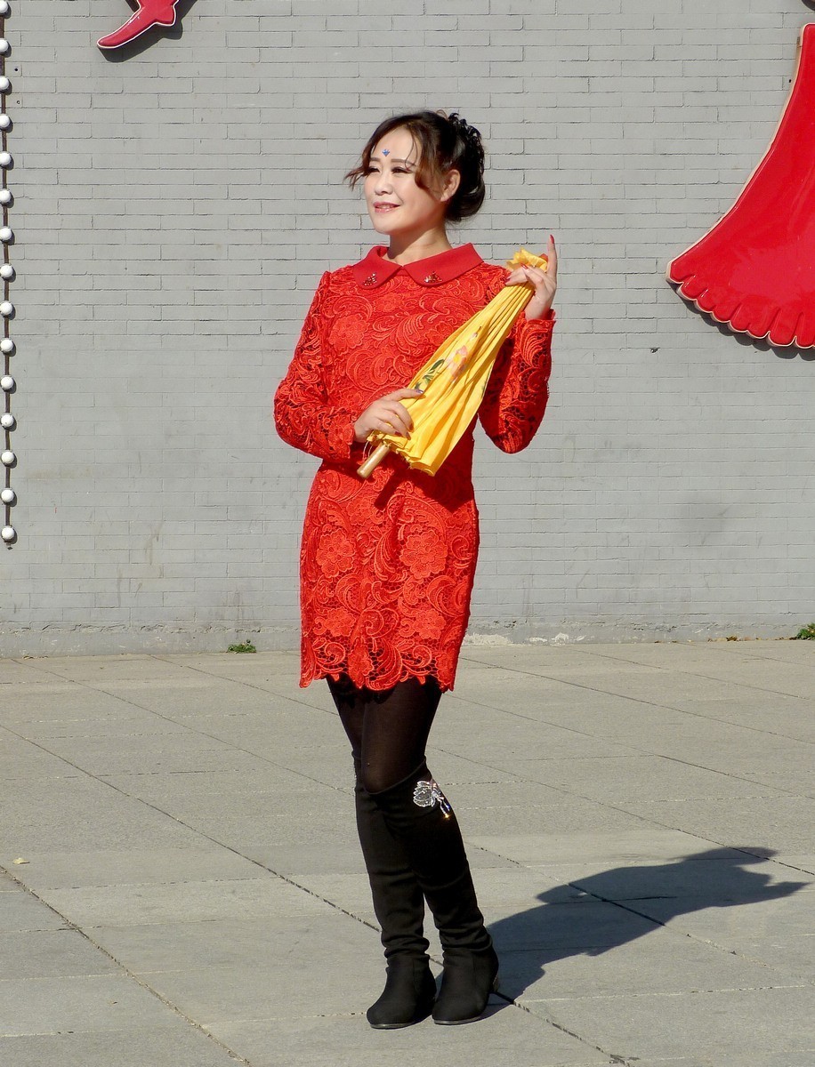 月牙湖畔的姐妹