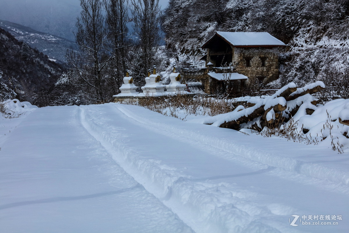 美丽的“莫斯都藏寨”雪景 （马尔康市）