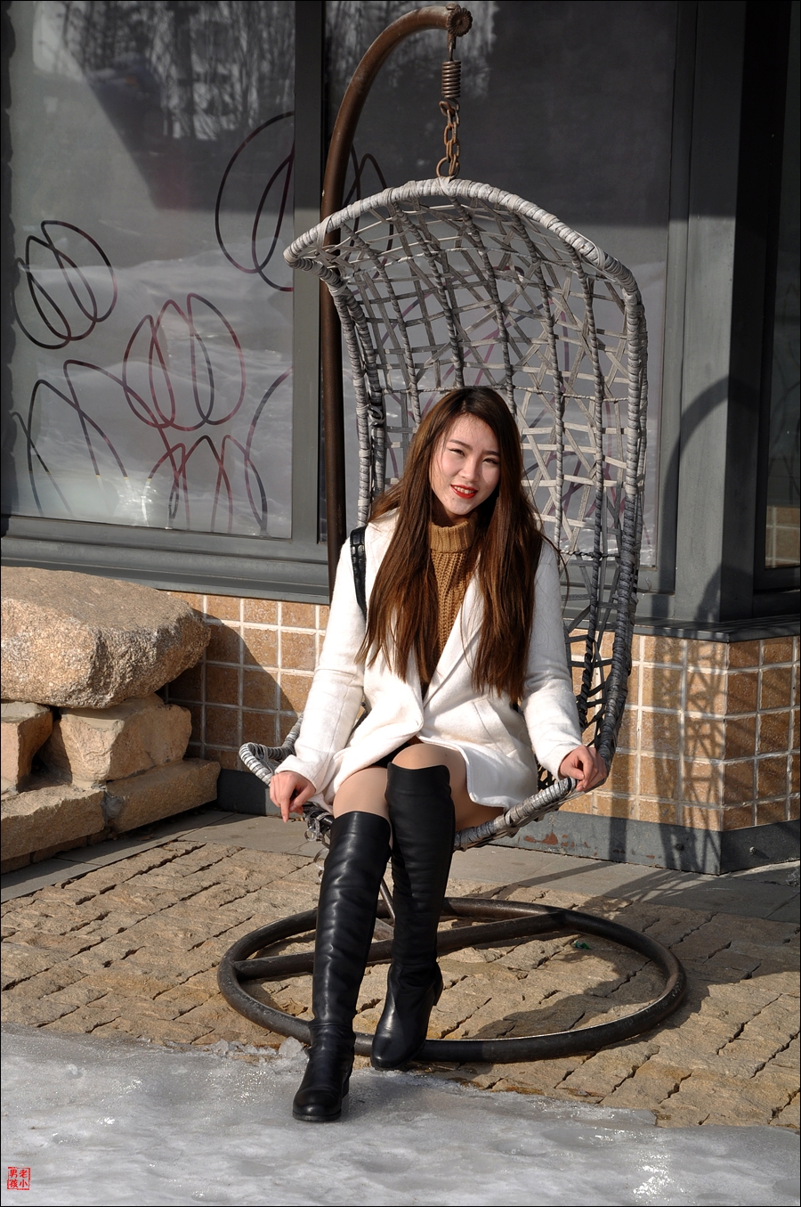 2016年环境人像（吊椅上的美女）-2