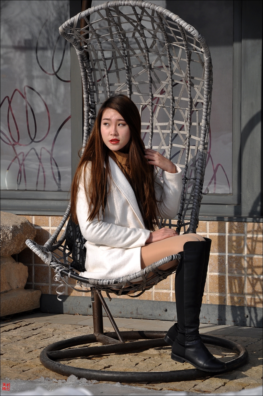 2016年环境人像（吊椅上的美女）-2