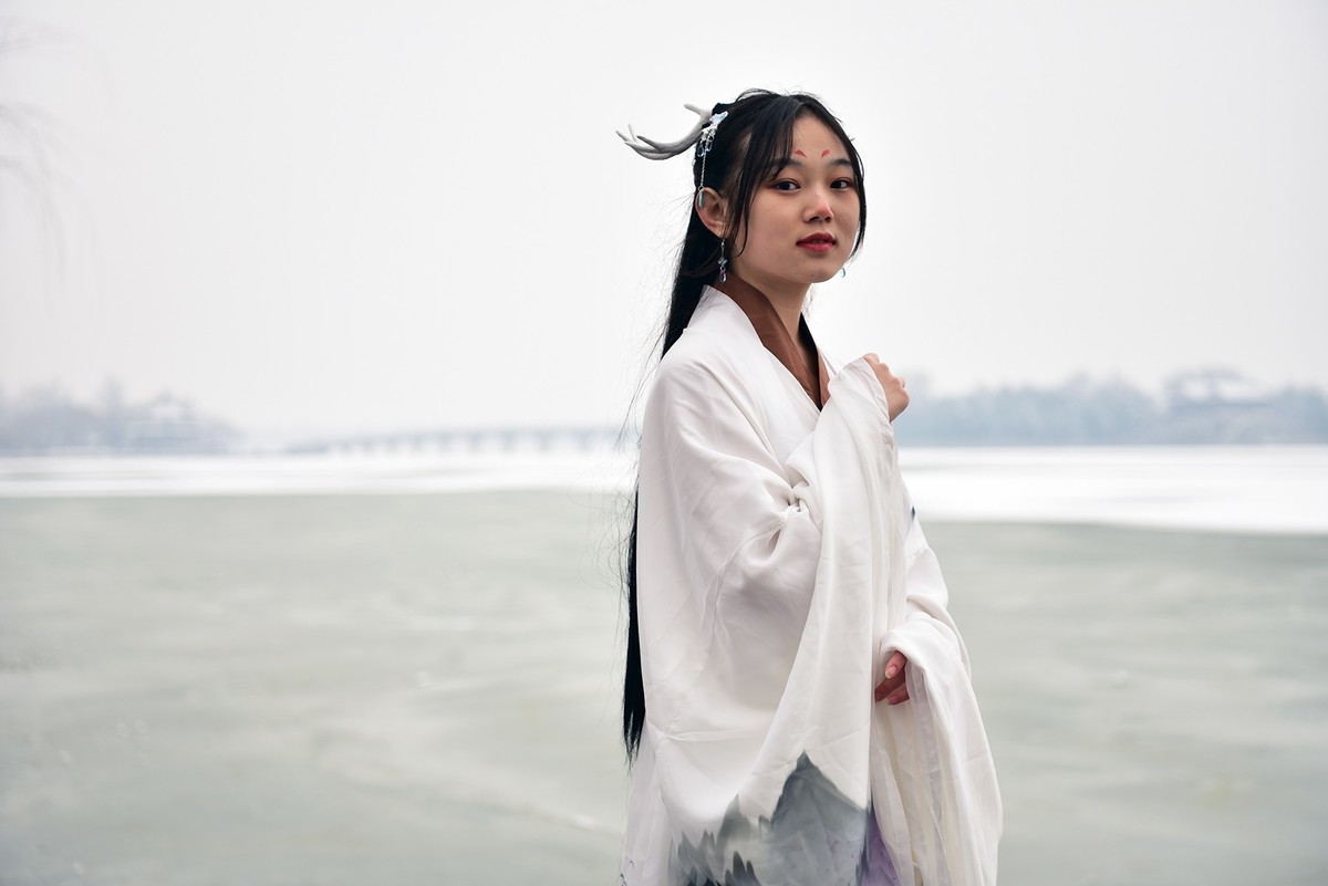 颐和园蹭拍人像—2019年12月16日摄