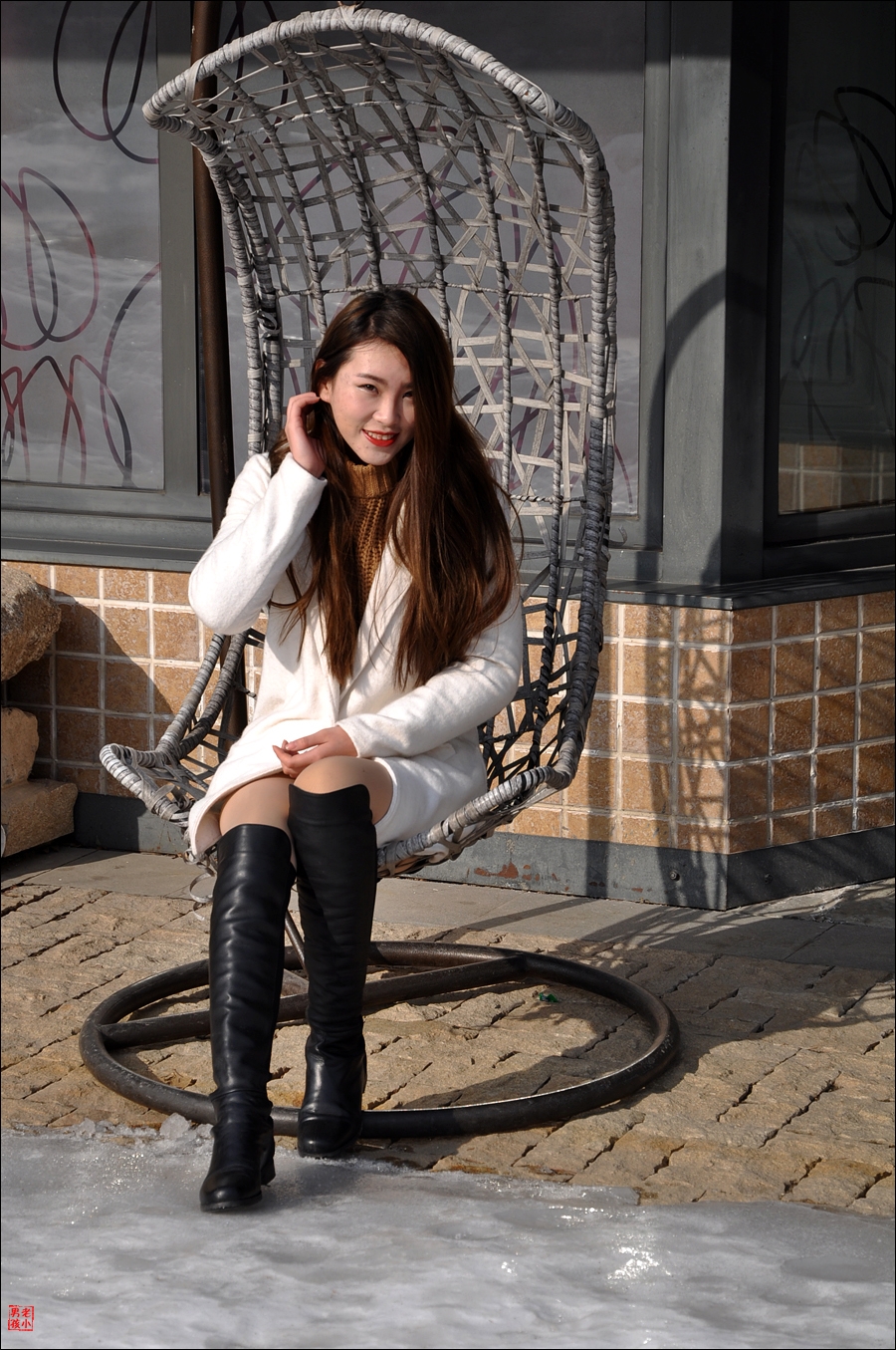 2016年环境人像（吊椅上的美女）-2