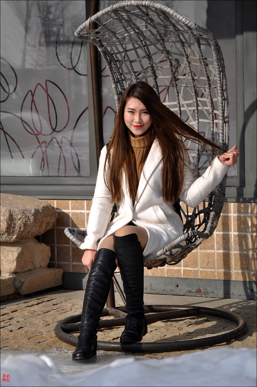 2016年环境人像（吊椅上的美女）-2