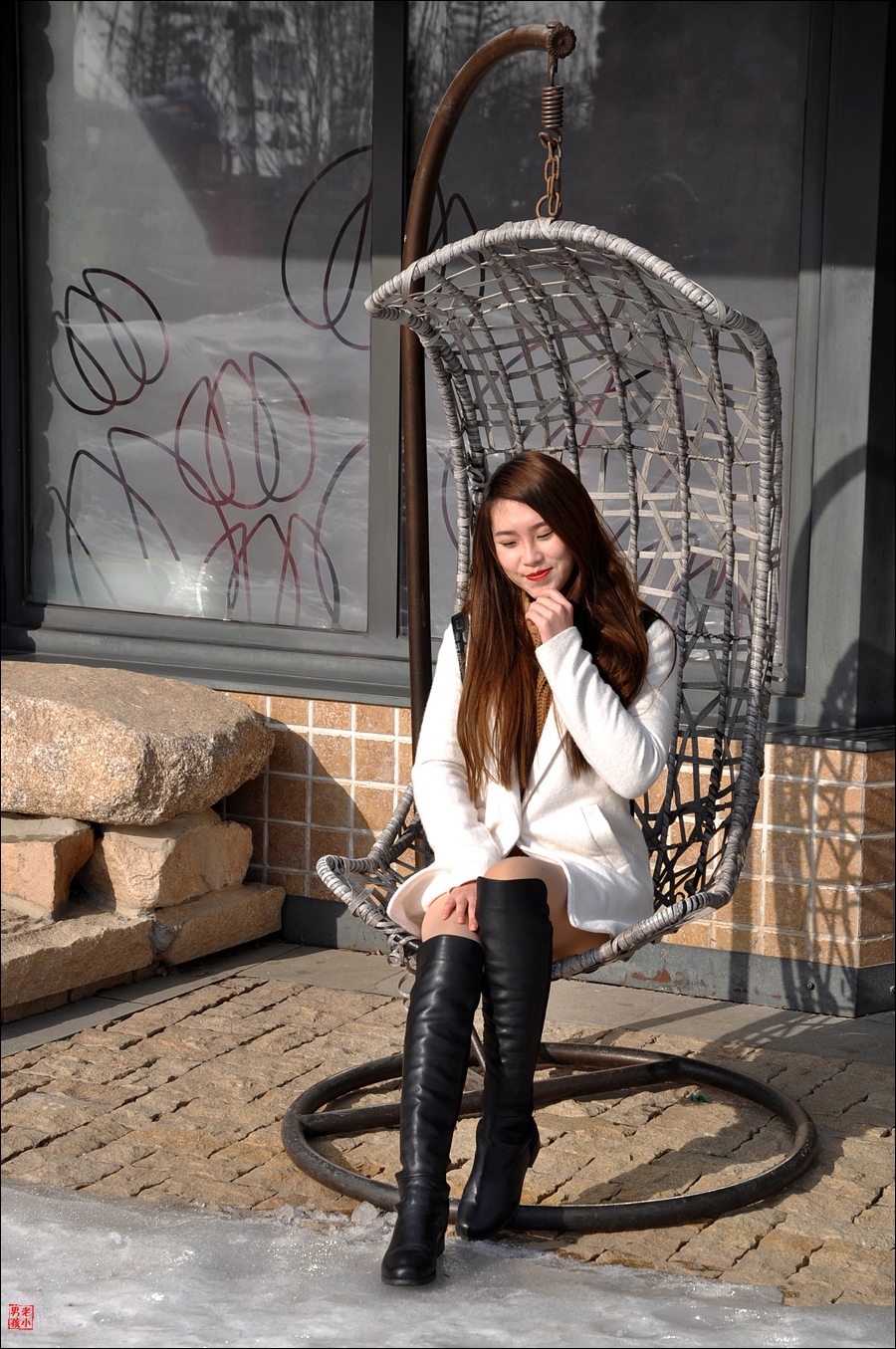 2016年环境人像（吊椅上的美女）-2