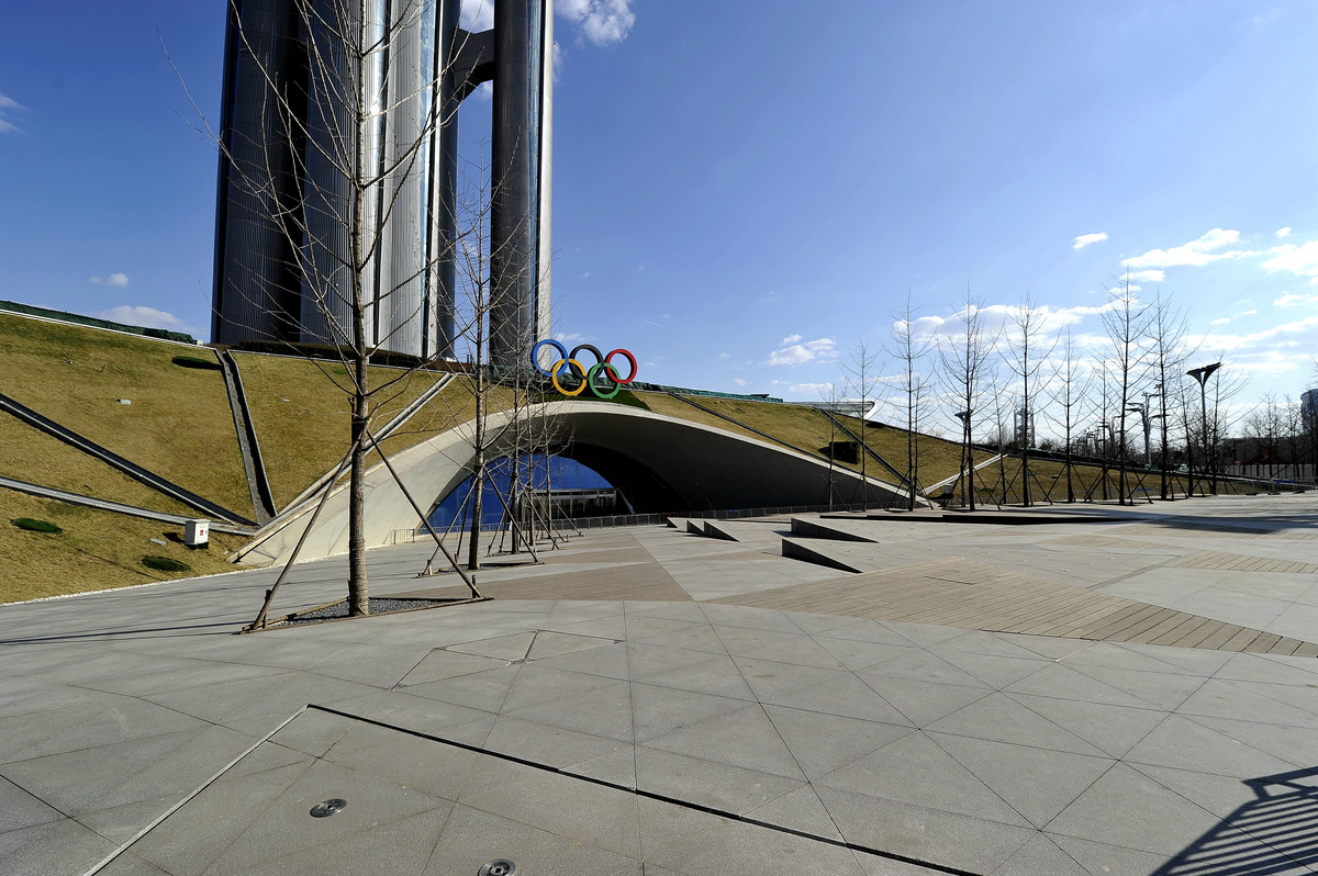 难得好天气，鸟巢