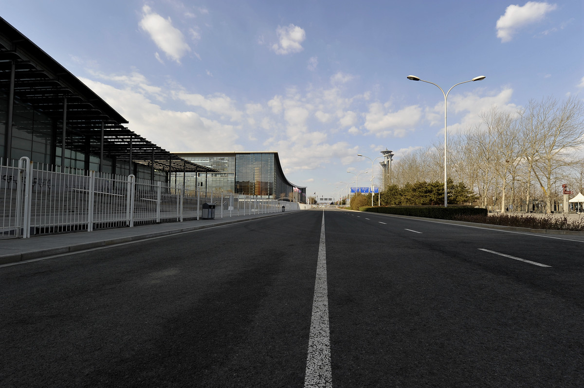 难得好天气，鸟巢