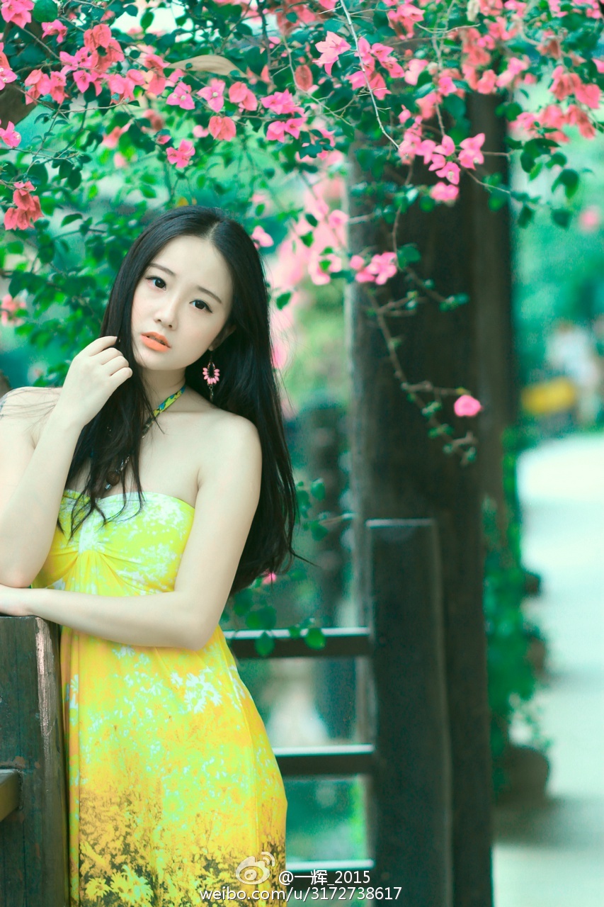 #2015MissChinajoy摄影大赛# + 《穿走在花间古楼的女孩》