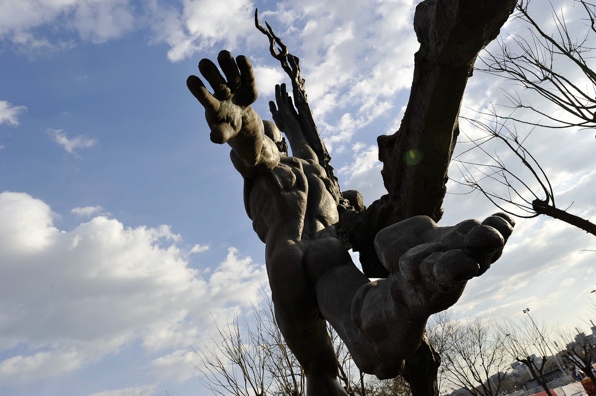 难得好天气，鸟巢