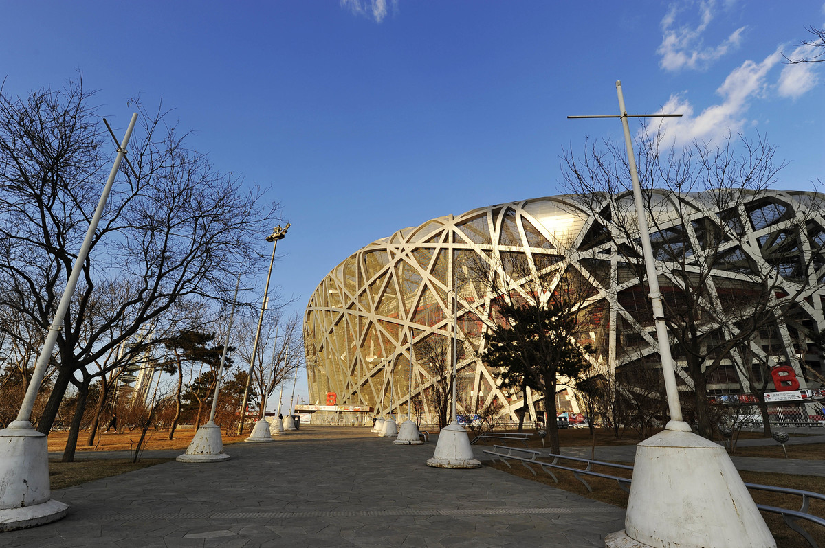 难得好天气，鸟巢