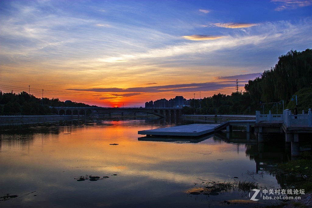 摄影。因为喜欢，所以坚持，尽管走不出瓶颈，也绝不会放弃。