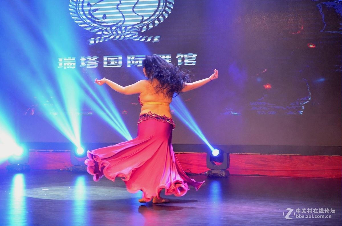 “瑞塔国际舞馆”汇报演出——独舞（一）