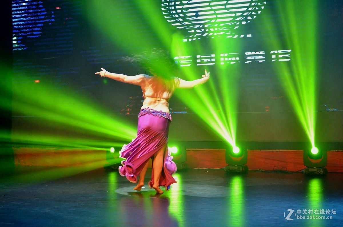 “瑞塔国际舞馆”汇报演出——独舞（一）