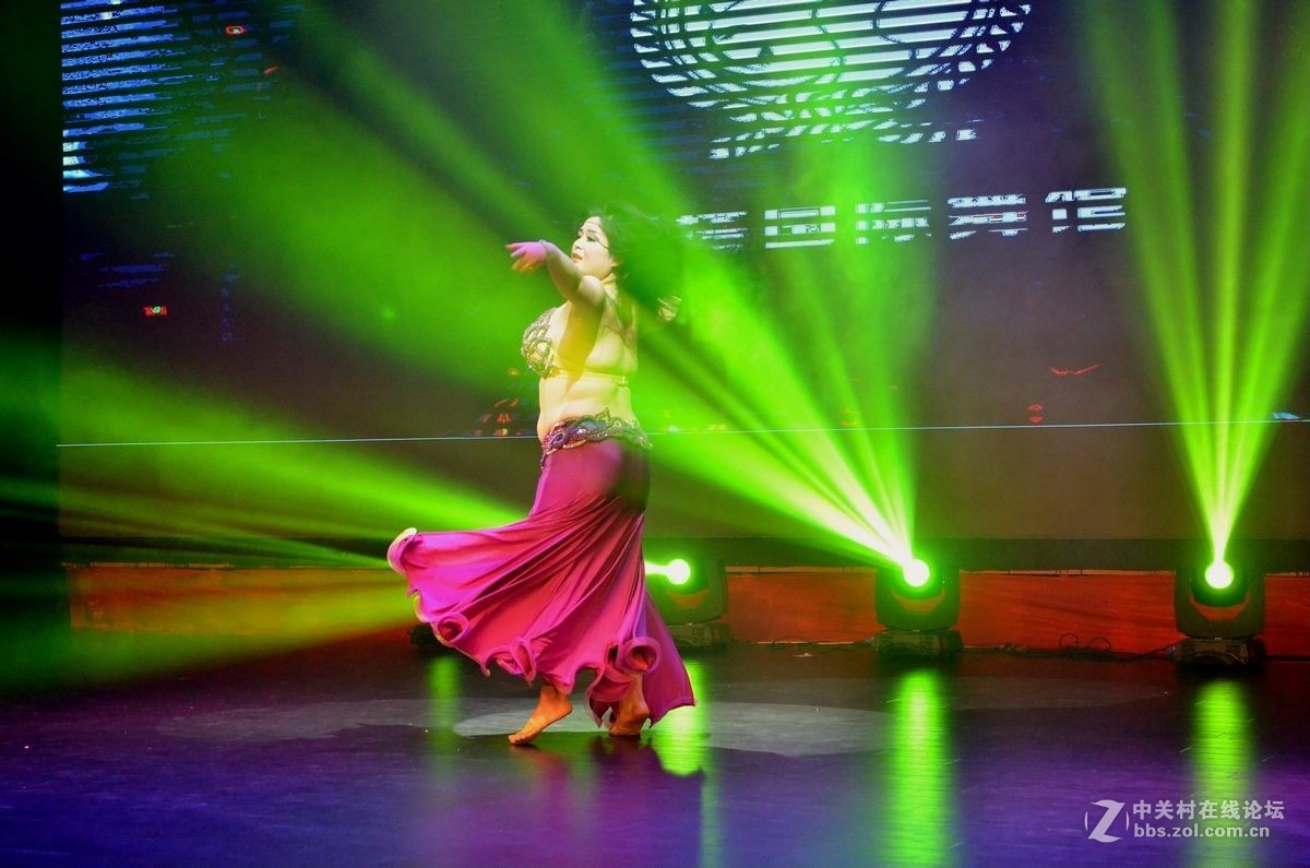 “瑞塔国际舞馆”汇报演出——独舞（一）