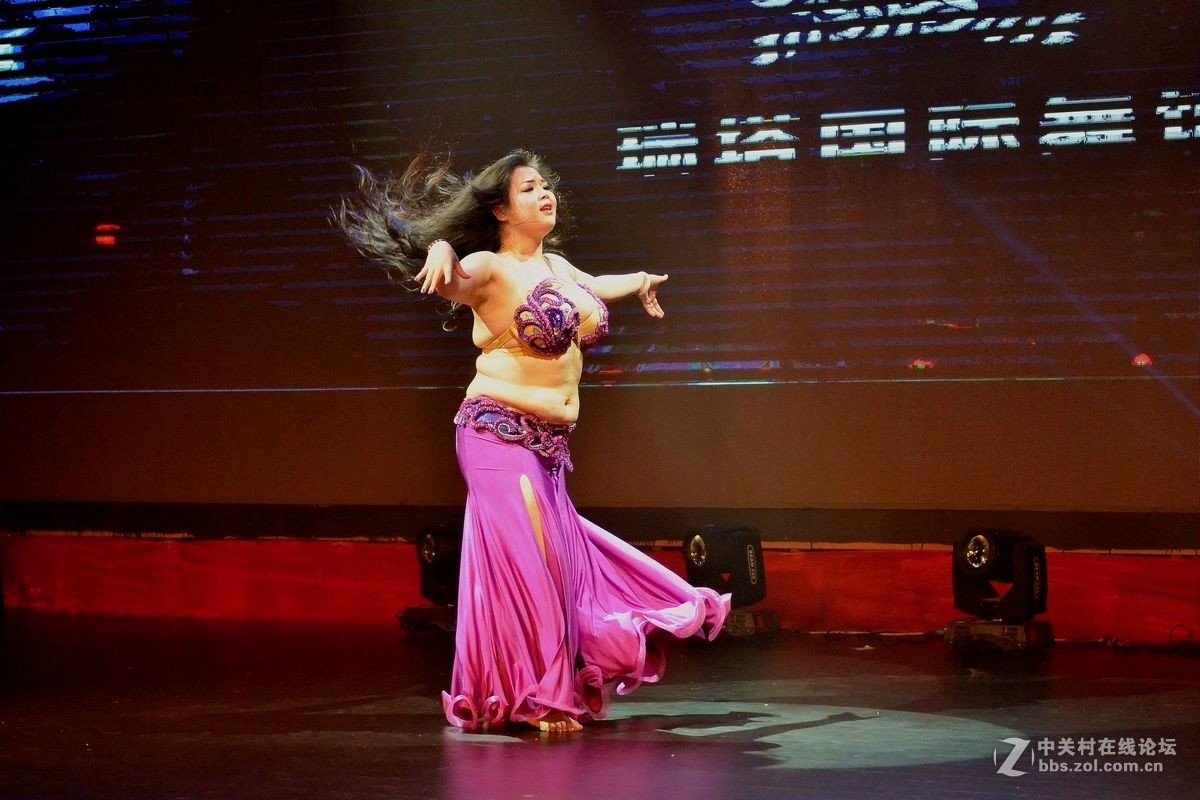 “瑞塔国际舞馆”汇报演出——独舞（一）