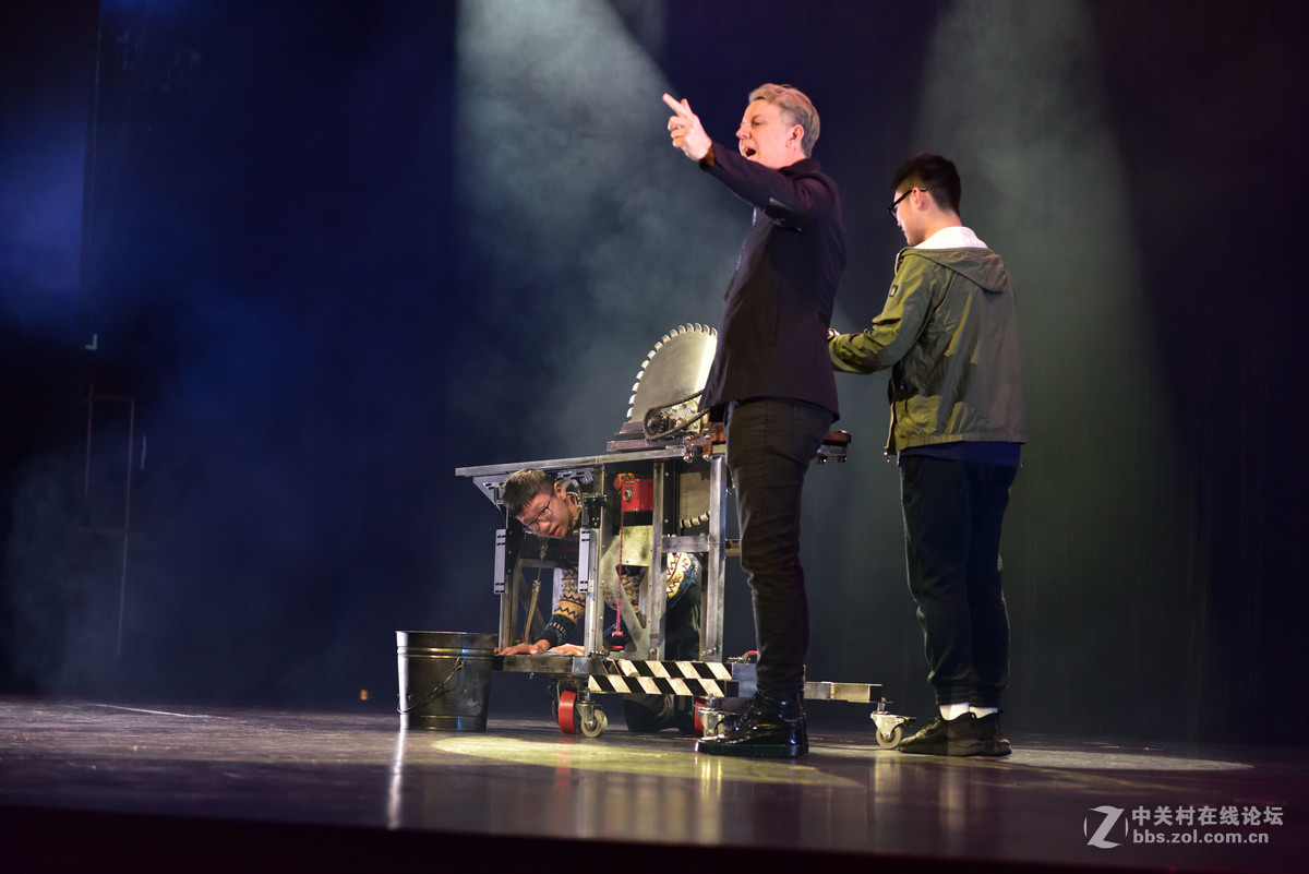 一组魔术，胆小莫入（连环画）——欢迎加注脚本。