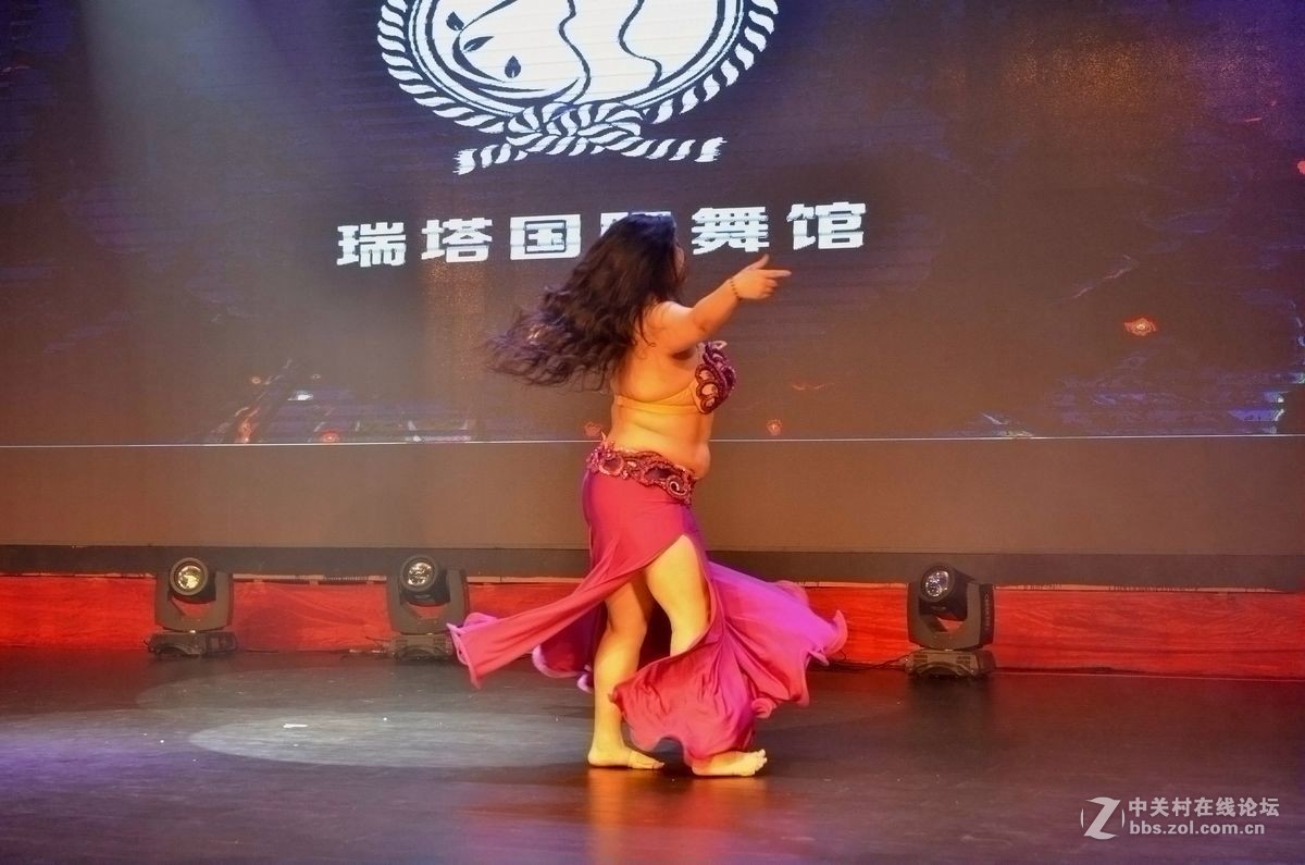 “瑞塔国际舞馆”汇报演出——独舞（一）