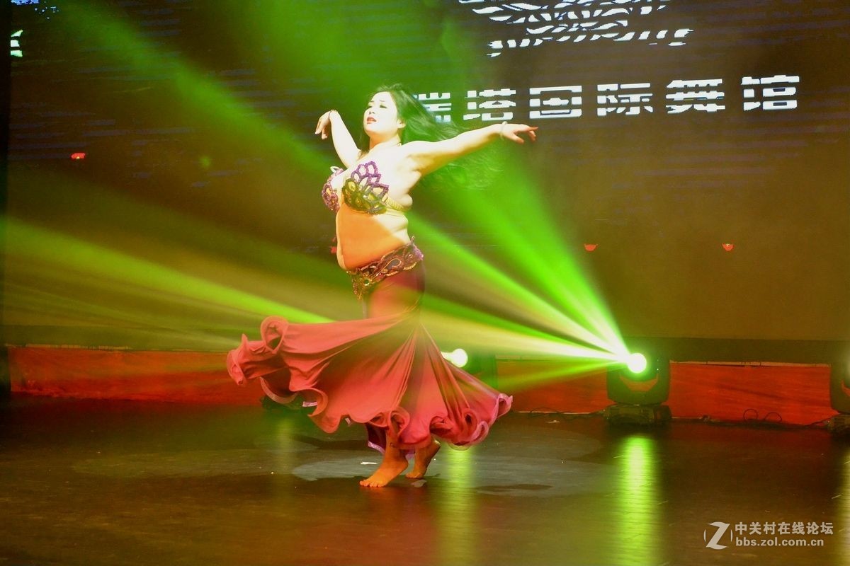 “瑞塔国际舞馆”汇报演出——独舞（一）