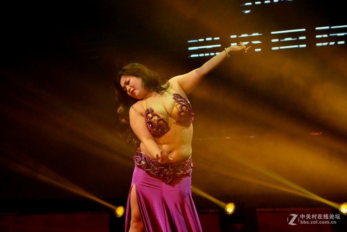 “瑞塔国际舞馆”汇报演出——独舞（一）