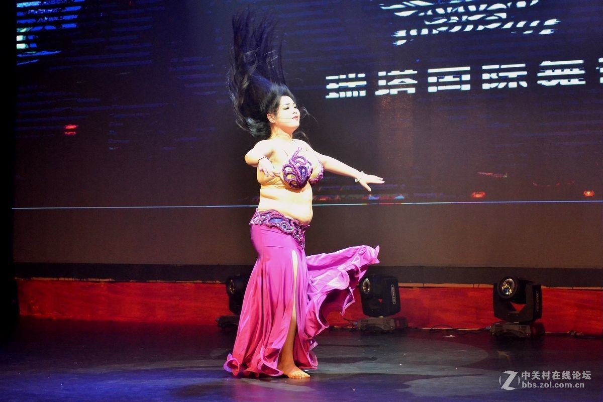 “瑞塔国际舞馆”汇报演出——独舞（一）