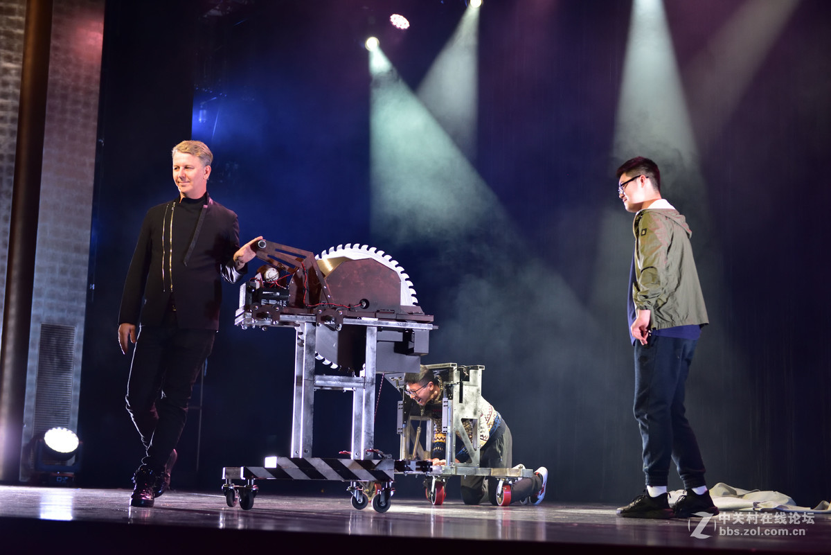 一组魔术，胆小莫入（连环画）——欢迎加注脚本。