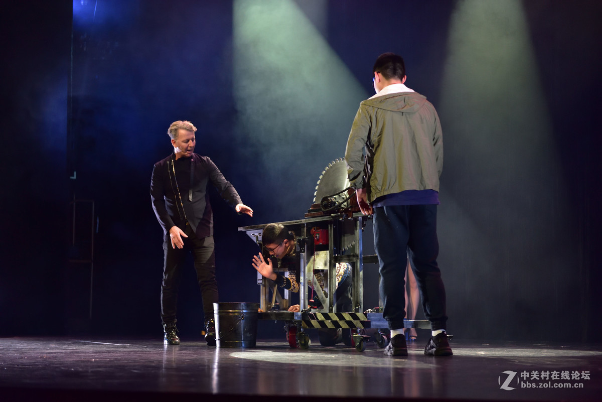 一组魔术，胆小莫入（连环画）——欢迎加注脚本。