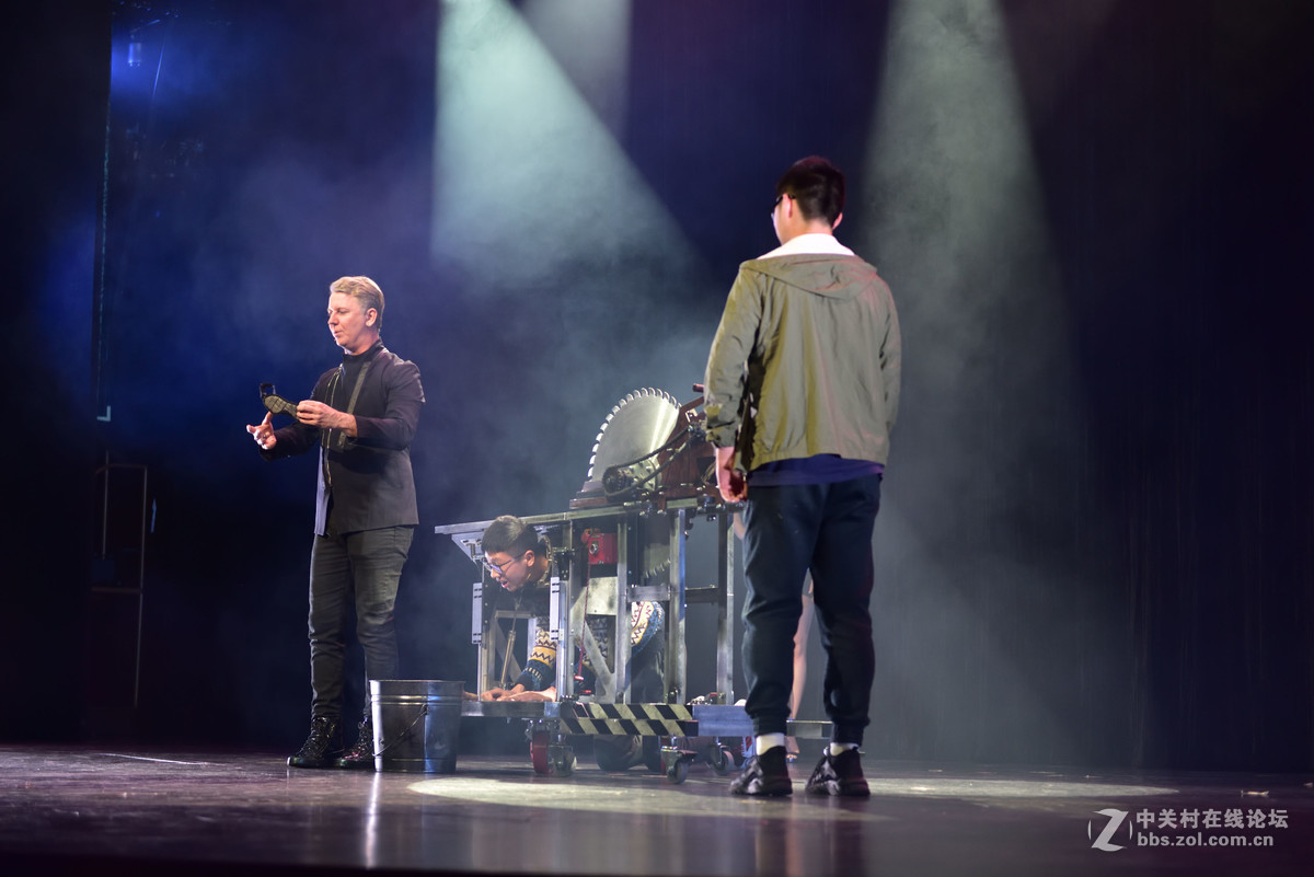 一组魔术，胆小莫入（连环画）——欢迎加注脚本。