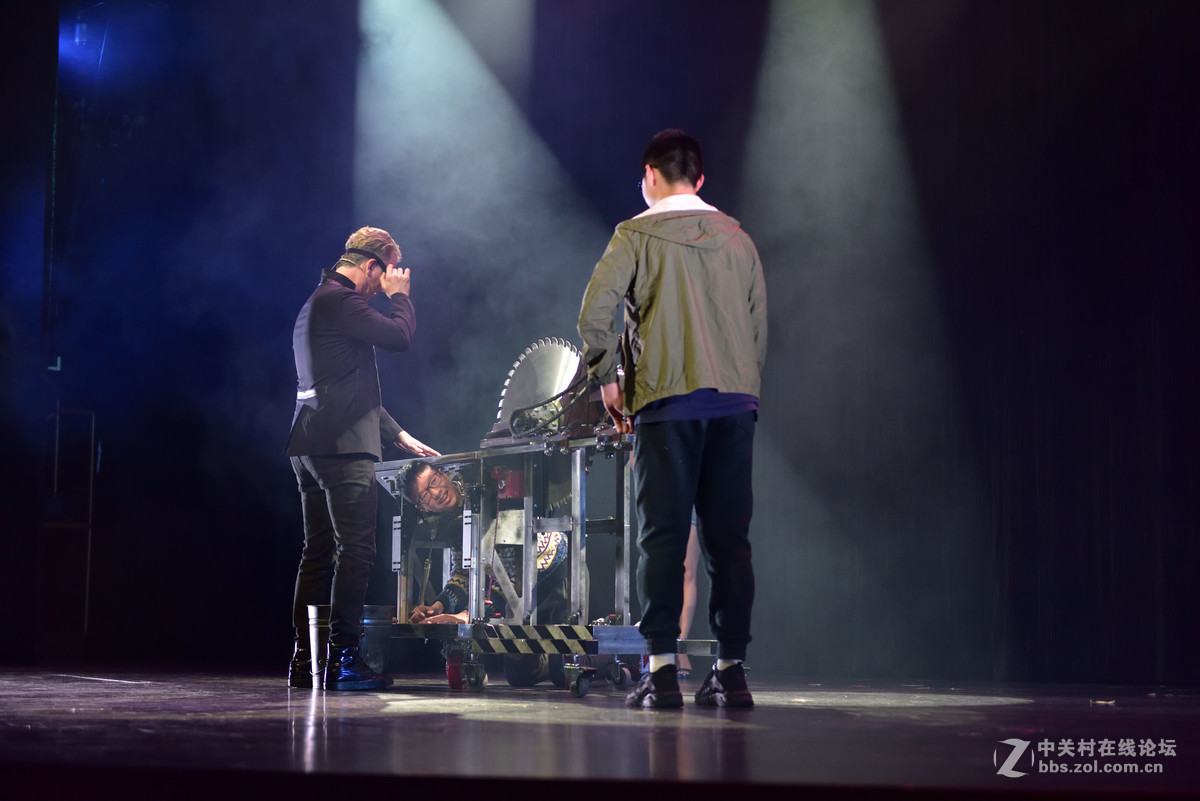 一组魔术，胆小莫入（连环画）——欢迎加注脚本。