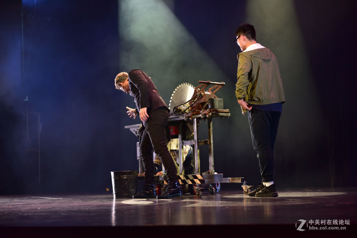 一组魔术，胆小莫入（连环画）——欢迎加注脚本。