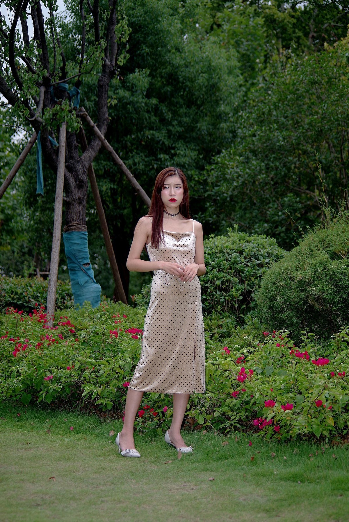 环境人像外拍东湖梨园的桔子美女