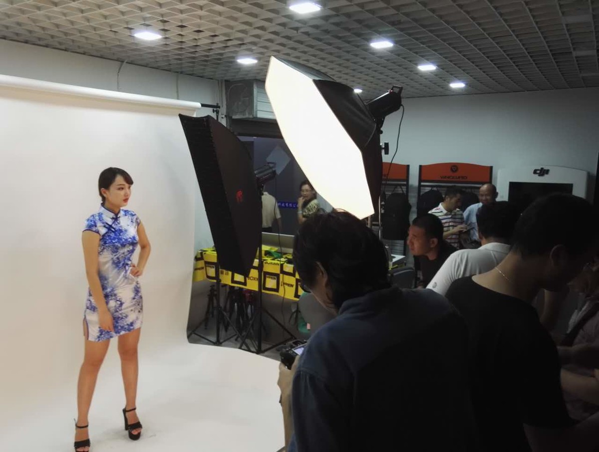 摄影灯下拍美女（K-3＋DA18-135）