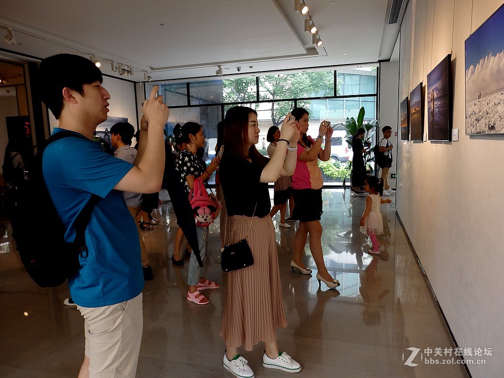 江一燕子摄影展============