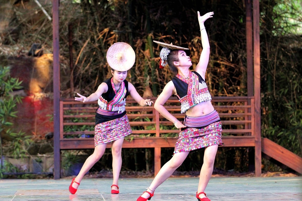 花腰傣舞剧照一