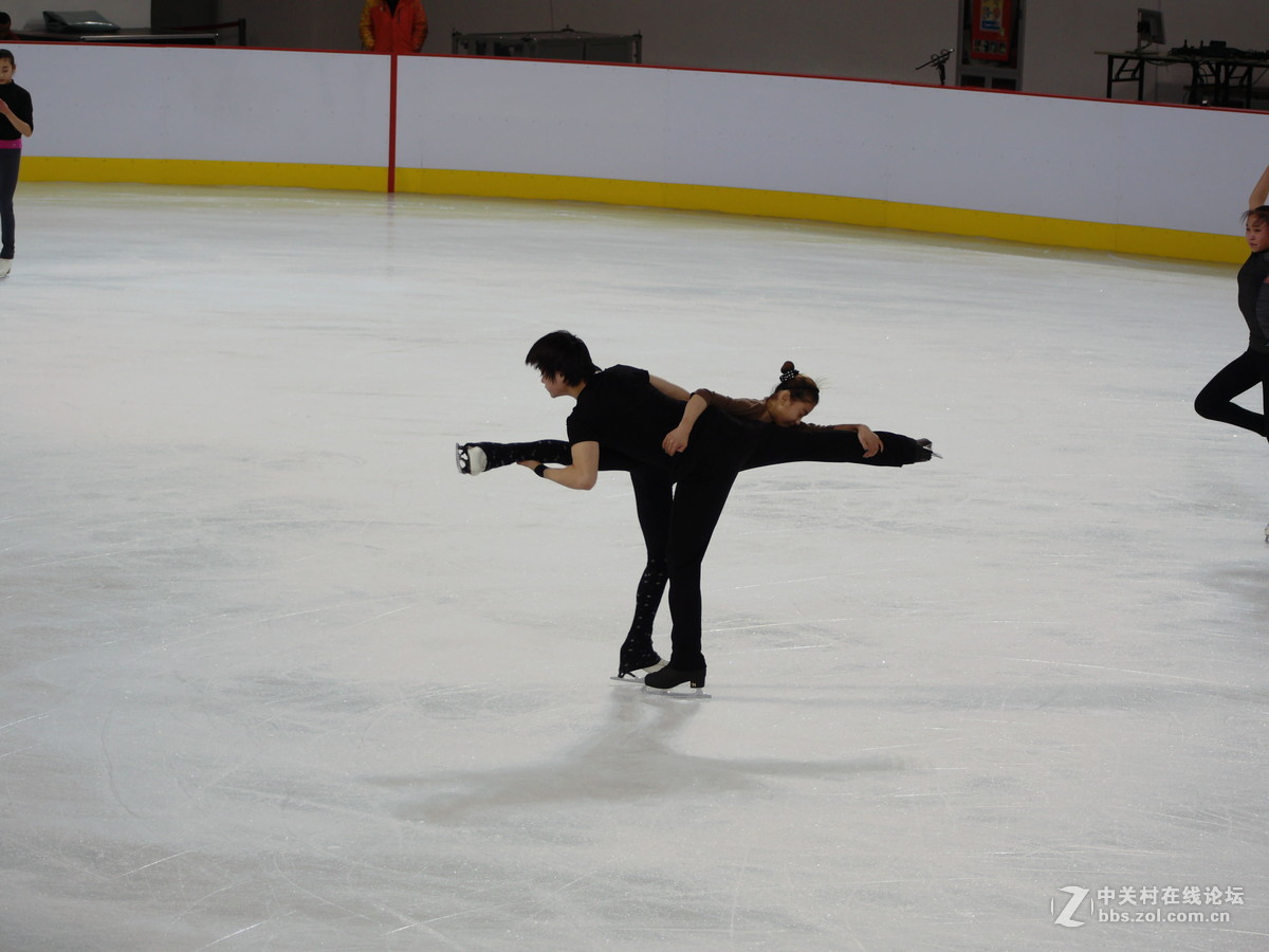 冬运会之四：花样滑冰练习