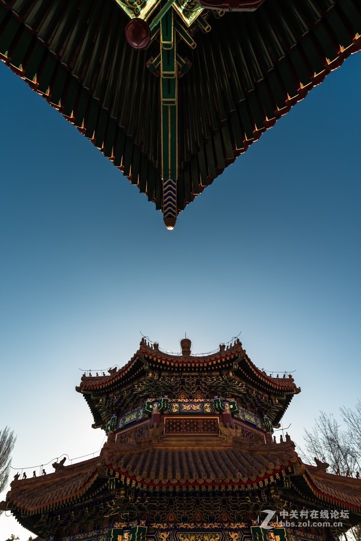 仰视古建拍摄于景山公园