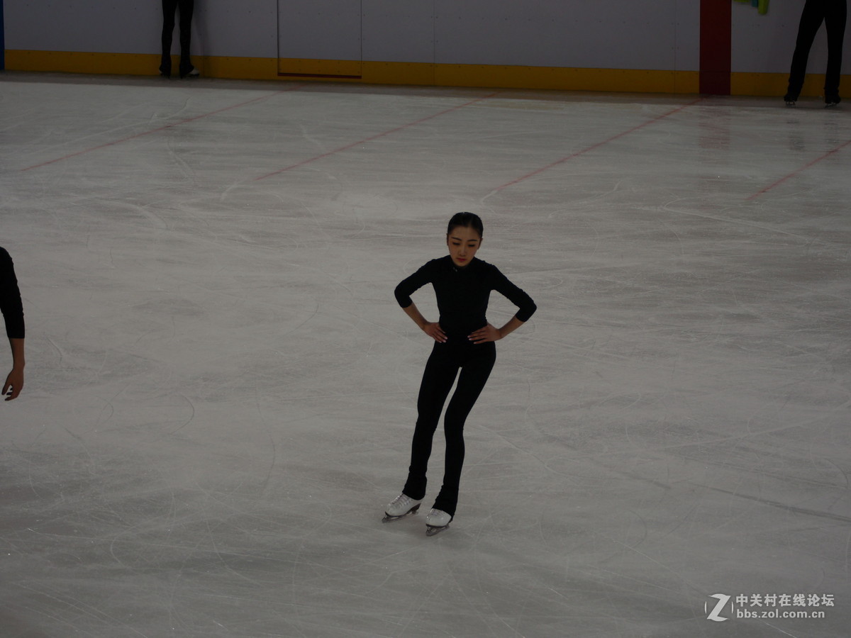 冬运会之四：花样滑冰练习