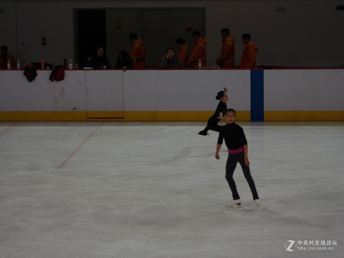 冬运会之四：花样滑冰练习
