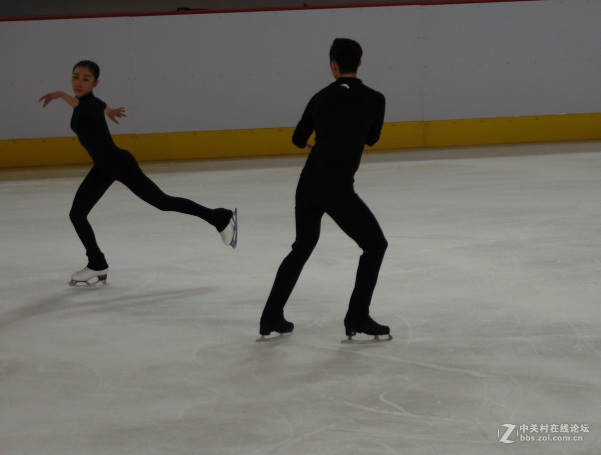 冬运会之四：花样滑冰练习
