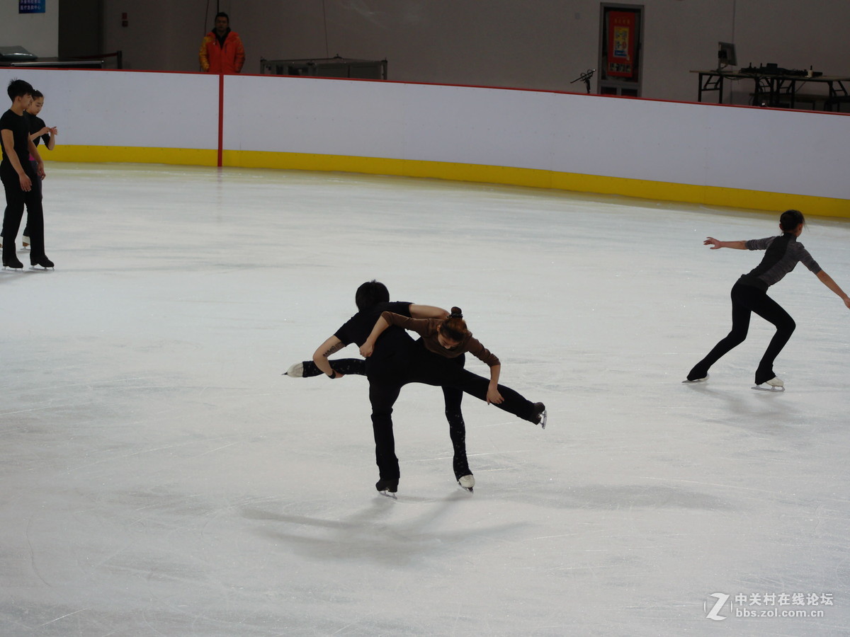 冬运会之四：花样滑冰练习