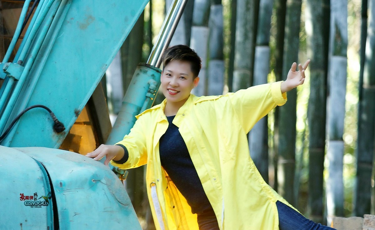 【竹林·荒废地美女】---格格