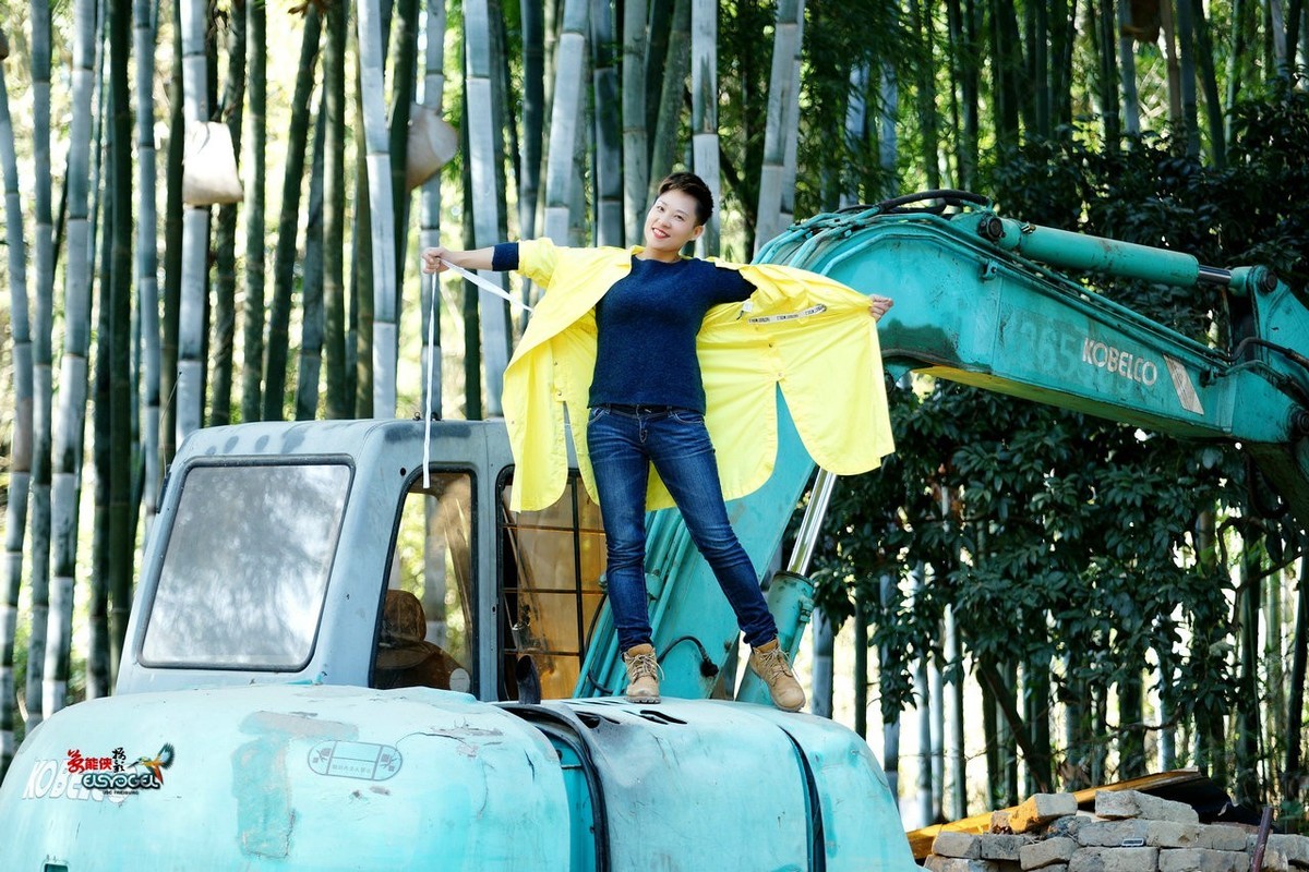 【竹林·荒废地美女】---格格