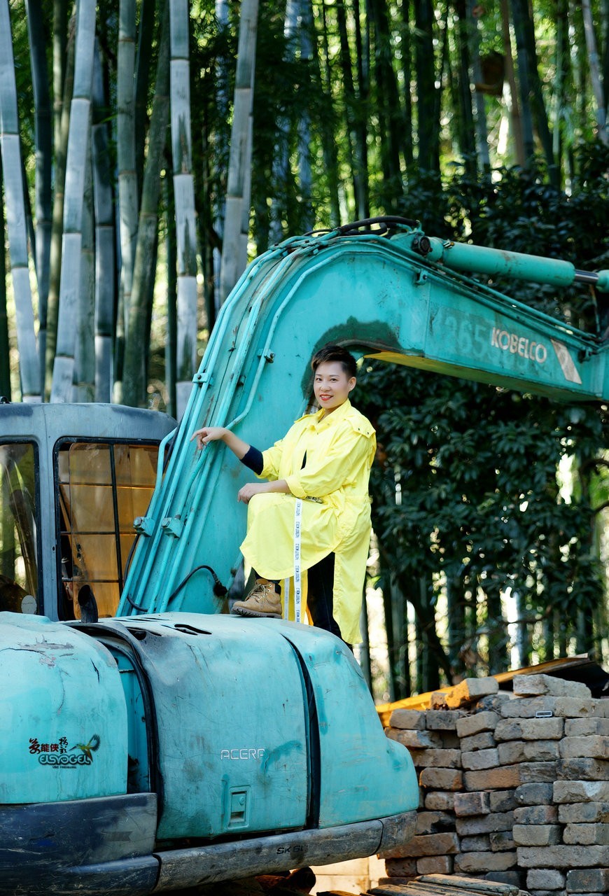 【竹林·荒废地美女】---格格