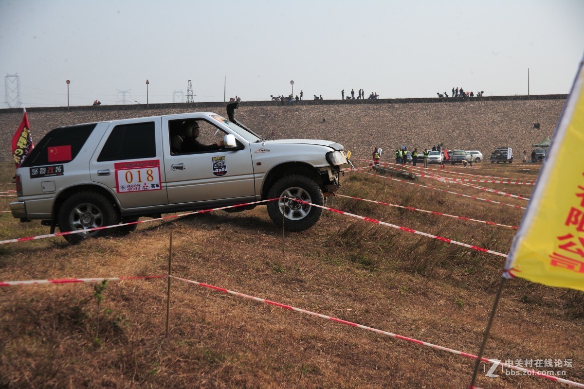 2019年，广东省清远市首届汽车场地赛，佳能28-200全程抓拍。