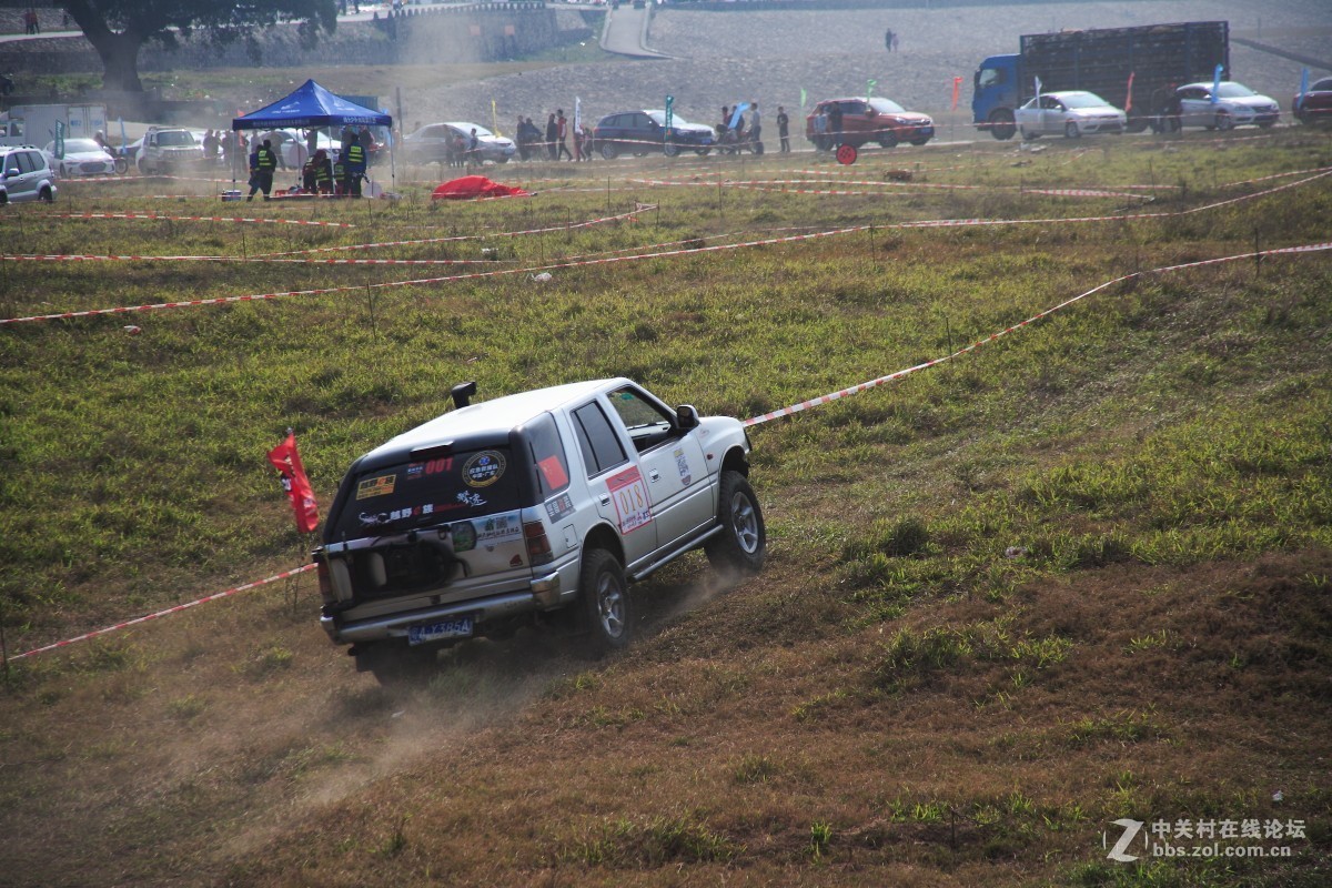 2019年，广东省清远市首届汽车场地赛，佳能28-200全程抓拍。
