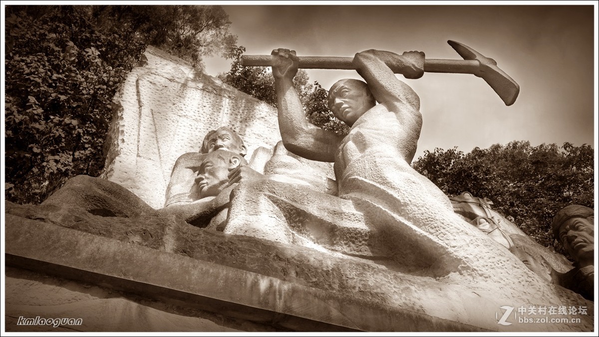 滇缅公路纪念碑雕塑速写