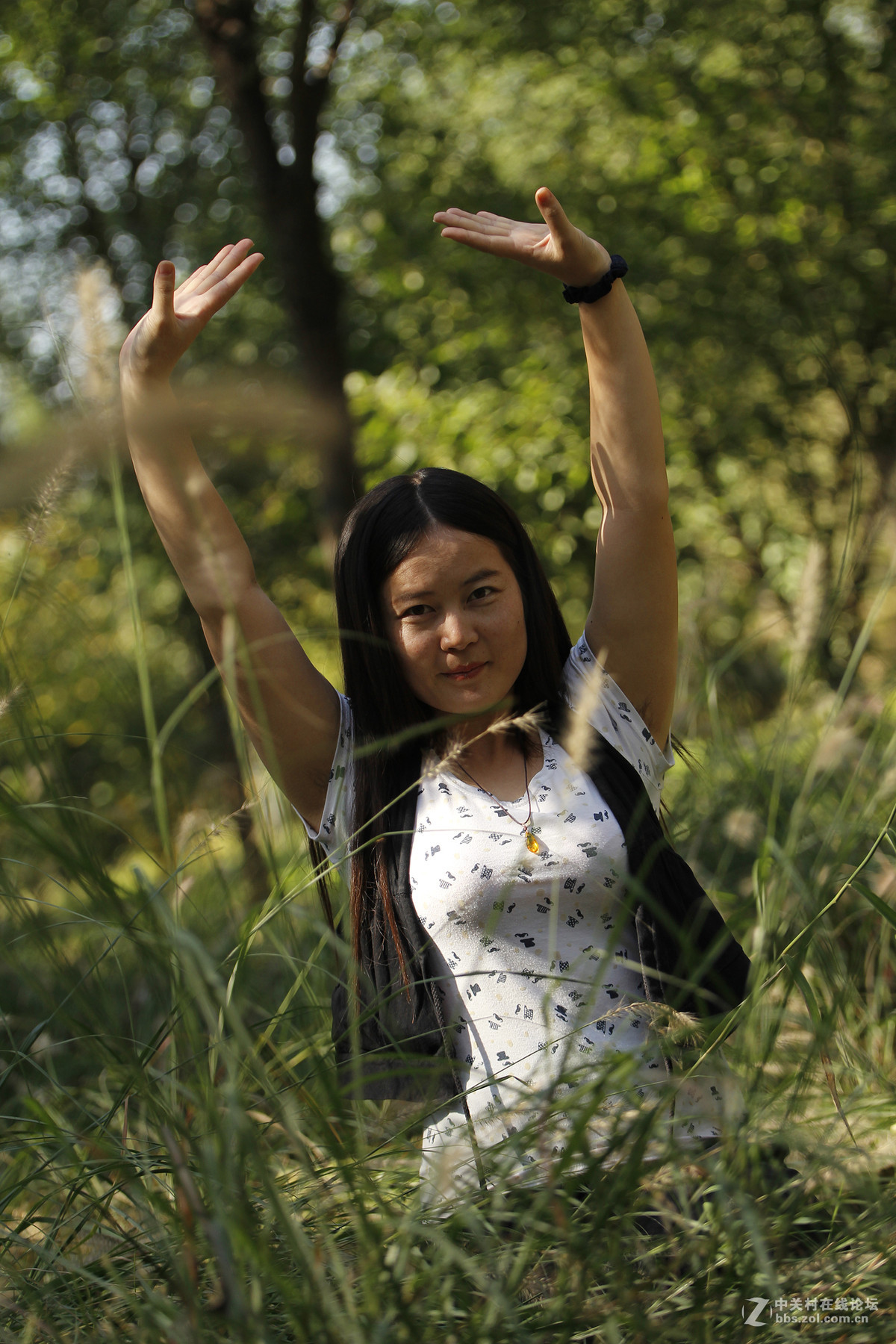 锡伯族美女和她的猎物